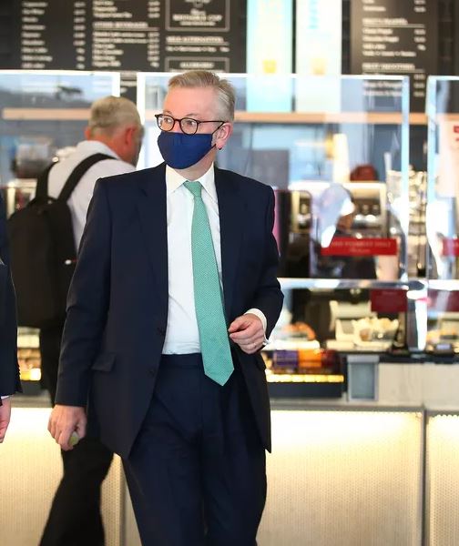 Gove showing he can wear a mask